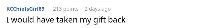 A Reddit comment stating they would have taken their gift back due to the lack of dinner for wedding guests. A Reddit comment stating they would have taken their gift back due to the lack of dinner for wedding guests.