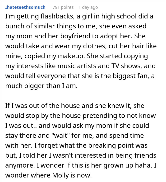 Woman Notices Her Friend Keeps Acting Stranger And Stranger, Finally Understands Why Woman Notices Her Friend Keeps Acting Stranger And Stranger, Finally Understands Why