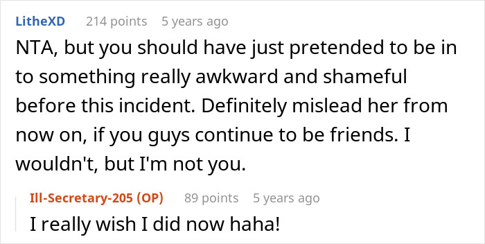 Woman Notices Her Friend Keeps Acting Stranger And Stranger, Finally Understands Why Woman Notices Her Friend Keeps Acting Stranger And Stranger, Finally Understands Why