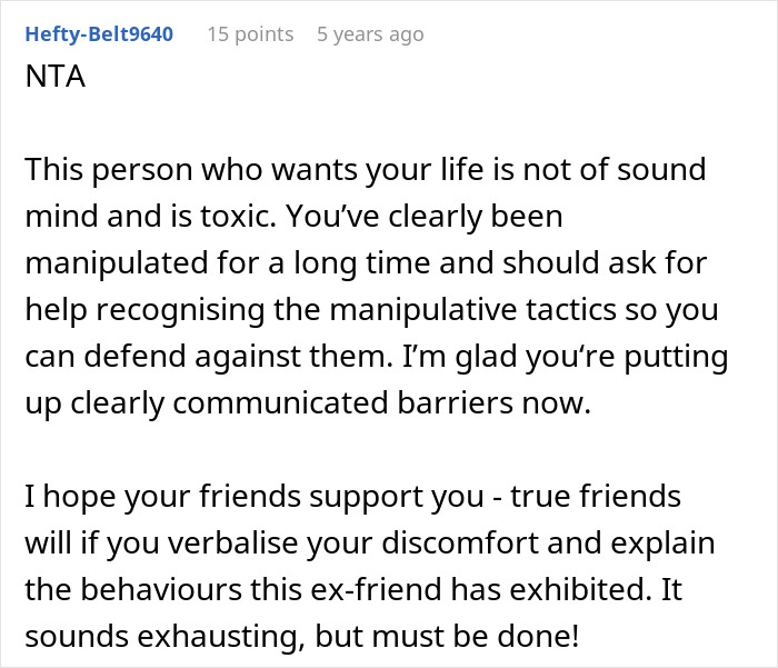 Woman Notices Her Friend Keeps Acting Stranger And Stranger, Finally Understands Why Woman Notices Her Friend Keeps Acting Stranger And Stranger, Finally Understands Why