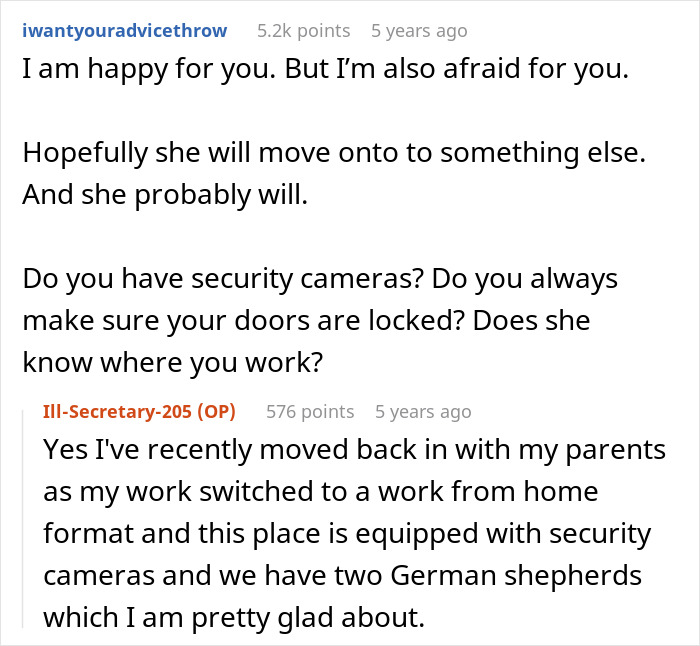 Woman Notices Her Friend Keeps Acting Stranger And Stranger, Finally Understands Why Woman Notices Her Friend Keeps Acting Stranger And Stranger, Finally Understands Why