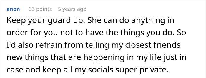Woman Notices Her Friend Keeps Acting Stranger And Stranger, Finally Understands Why Woman Notices Her Friend Keeps Acting Stranger And Stranger, Finally Understands Why