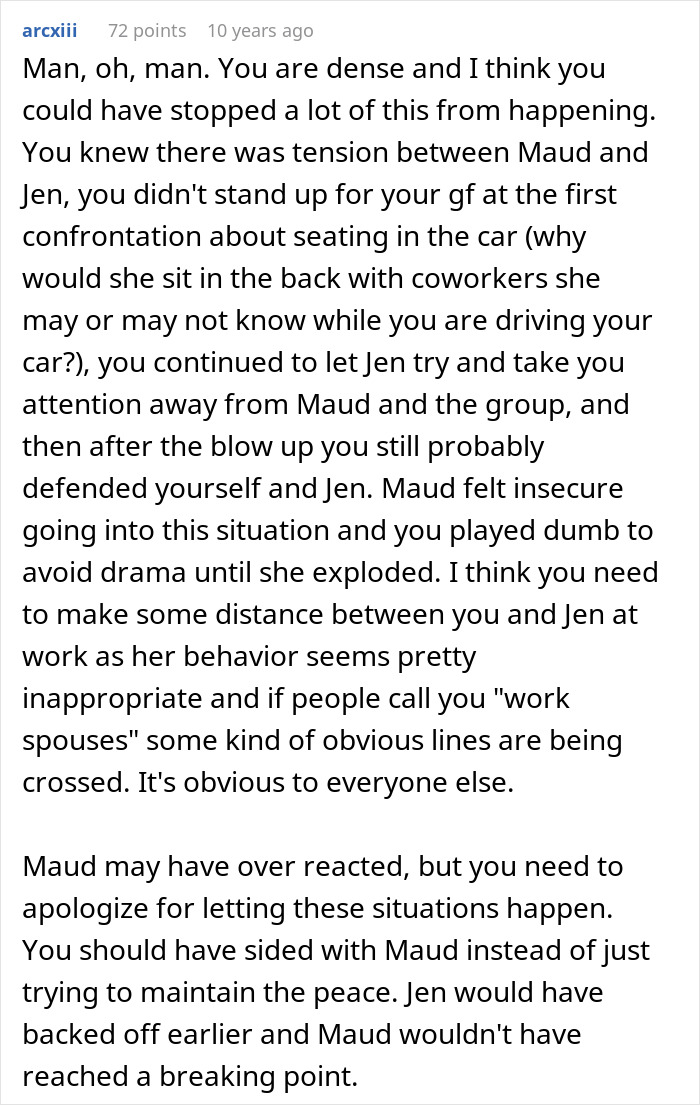 Guy Shows Just How Oblivious He Is After He Shares His Girlfriend's "Ridiculous" Behavior Guy Shows Just How Oblivious He Is After He Shares His Girlfriend's "Ridiculous" Behavior