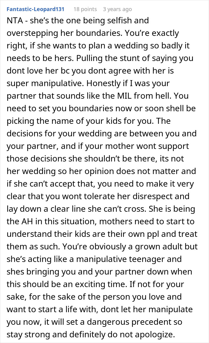 Mom Exposes Herself As A Homophobe After Trying To Take Over Daughter's Wedding Mom Exposes Herself As A Homophobe After Trying To Take Over Daughter's Wedding