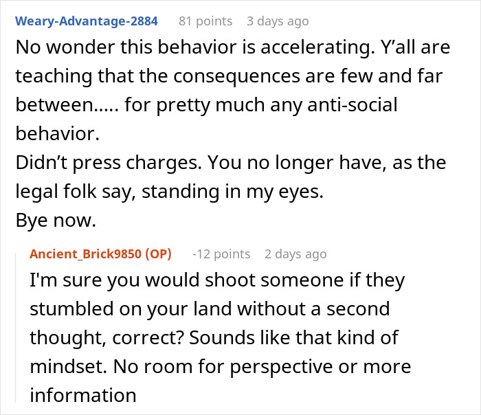 A screenshot of a comment about a squatter. The user criticizes not pressing charges for the squatter's behavior. A screenshot of a comment about a squatter. The user criticizes not pressing charges for the squatter's behavior.