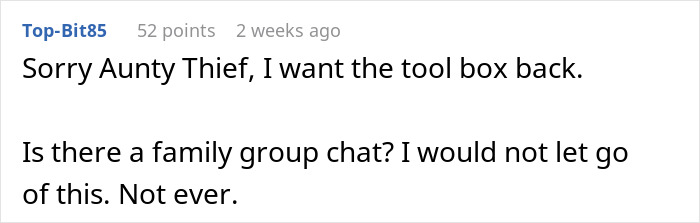 A screenshot of a comment mentioning a family free table tradition and an aunt treating it like a free-for-all.