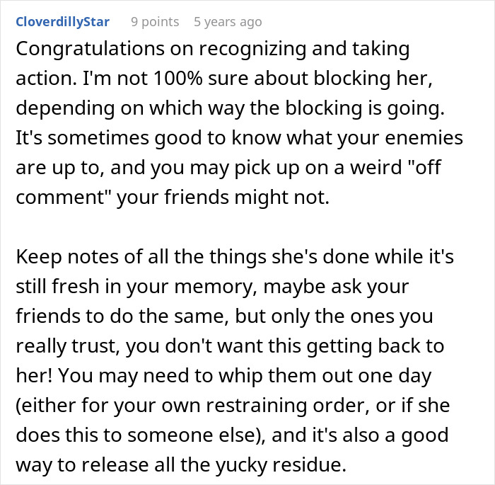 Woman Notices Her Friend Keeps Acting Stranger And Stranger, Finally Understands Why Woman Notices Her Friend Keeps Acting Stranger And Stranger, Finally Understands Why