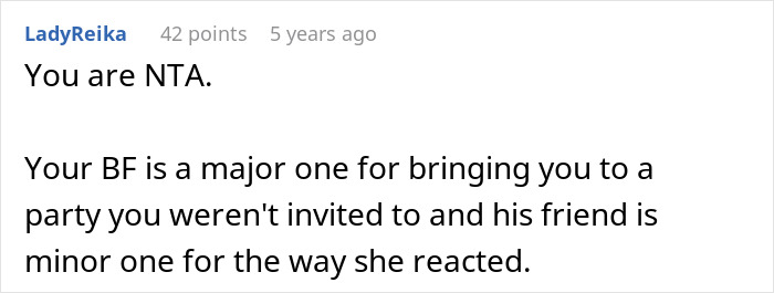 A comment stating the boyfriend is wrong for bringing someone uninvited to the party.