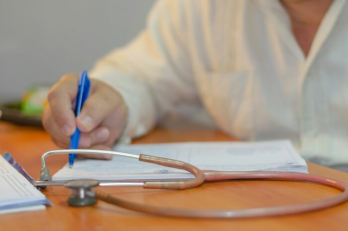 “Can’t You Just Live With It?”: 72 Times Doctors Said The Most Unhinged Things