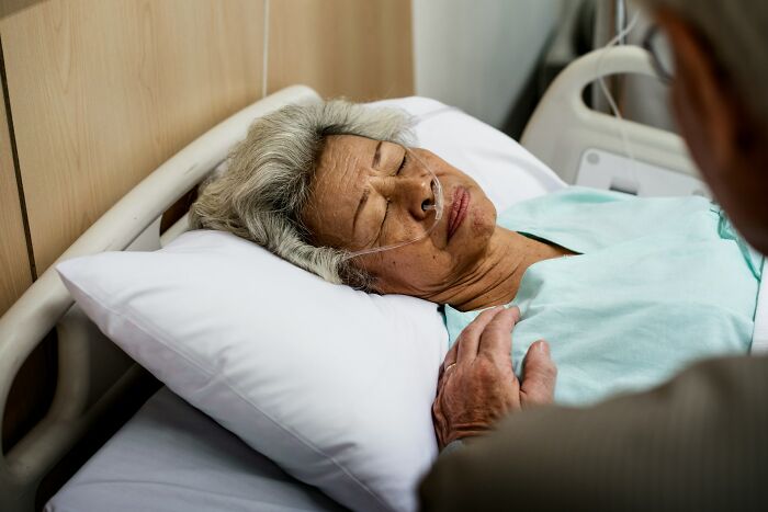 62 People Share The Most Disturbing Deathbed Confessions