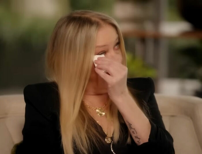 Christina Applegate visibly emotional, a health update after her hospitalization. Christina Applegate visibly emotional, a health update after her hospitalization.