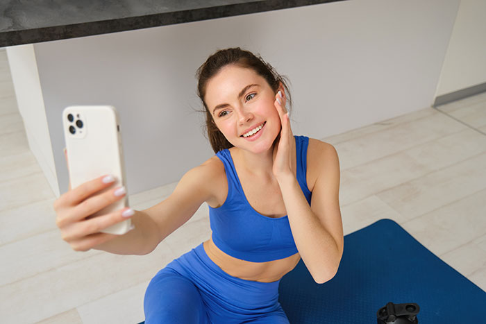 Entitled Influencer Expects A Refund And Public Apology From Fitness Coach, He Maliciously Complies Entitled Influencer Expects A Refund And Public Apology From Fitness Coach, He Maliciously Complies
