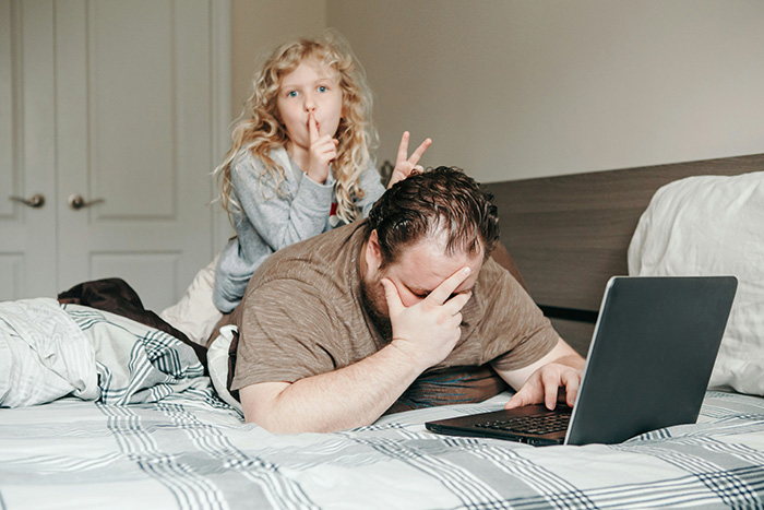 Homeowner Dumbfounded By Karen Neighbor’s Entitlement As He Gets The Police Involved: “I Burst Out Laughing” Homeowner Dumbfounded By Karen Neighbor’s Entitlement As He Gets The Police Involved: “I Burst Out Laughing”