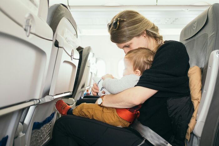 Entitled Parent Thinks I Owe Her My Seat Because Didn’t Book A Ticket For Her Child