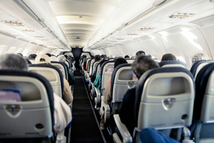 EM Demands I Give Up My Airline Seat Because Her Child Deserves It More