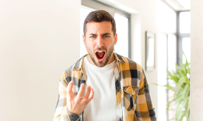 Rude Lady Has The Audacity To Call Cops On Guy Who Kicked Her Out For Entering His Home Illegally Rude Lady Has The Audacity To Call Cops On Guy Who Kicked Her Out For Entering His Home Illegally