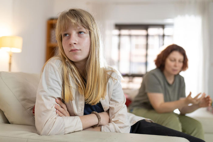 14YO Wants An All-Girls Birthday And Excludes Her Twin Brother, Mom Steps In And Cancels It 14YO Wants An All-Girls Birthday And Excludes Her Twin Brother, Mom Steps In And Cancels It