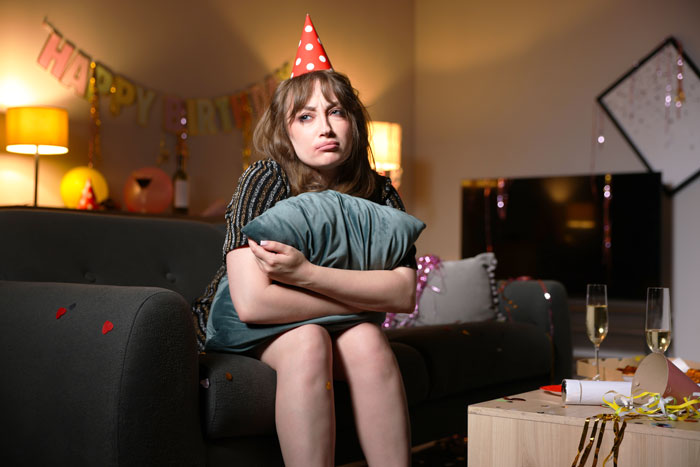 14YO Wants An All-Girls Birthday And Excludes Her Twin Brother, Mom Steps In And Cancels It 14YO Wants An All-Girls Birthday And Excludes Her Twin Brother, Mom Steps In And Cancels It
