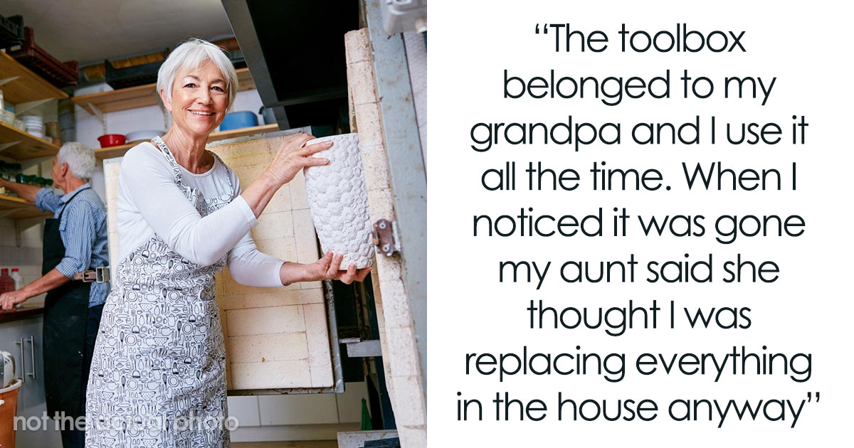 Aunt Treats Family Free Table Tradition Like A Free-For-All, So Homeowner Shuts It Down