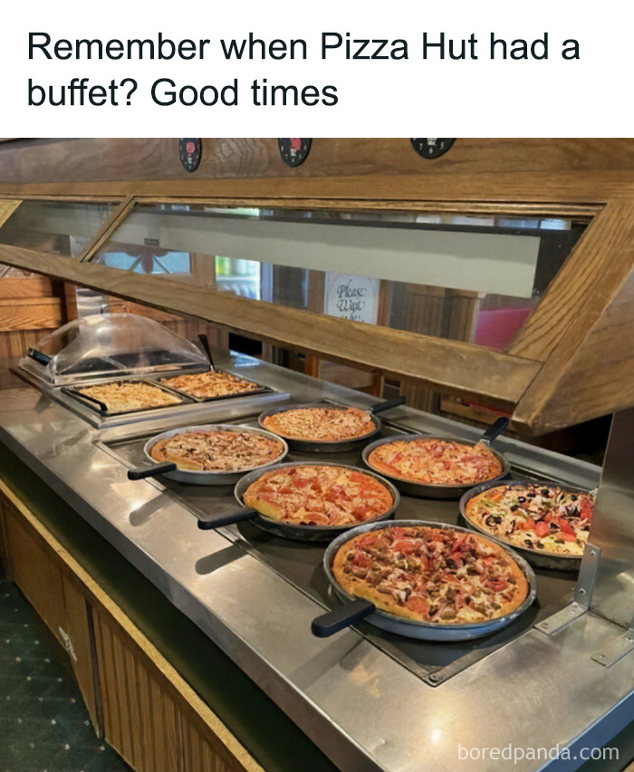 A Pizza Hut buffet line with various pizzas, bringing nostalgia to people who experienced the magic of the 90s and 00s.