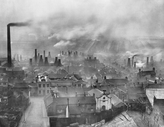 46 Unsolved Mysteries From WWII To Send You Down The Rabbit Hole