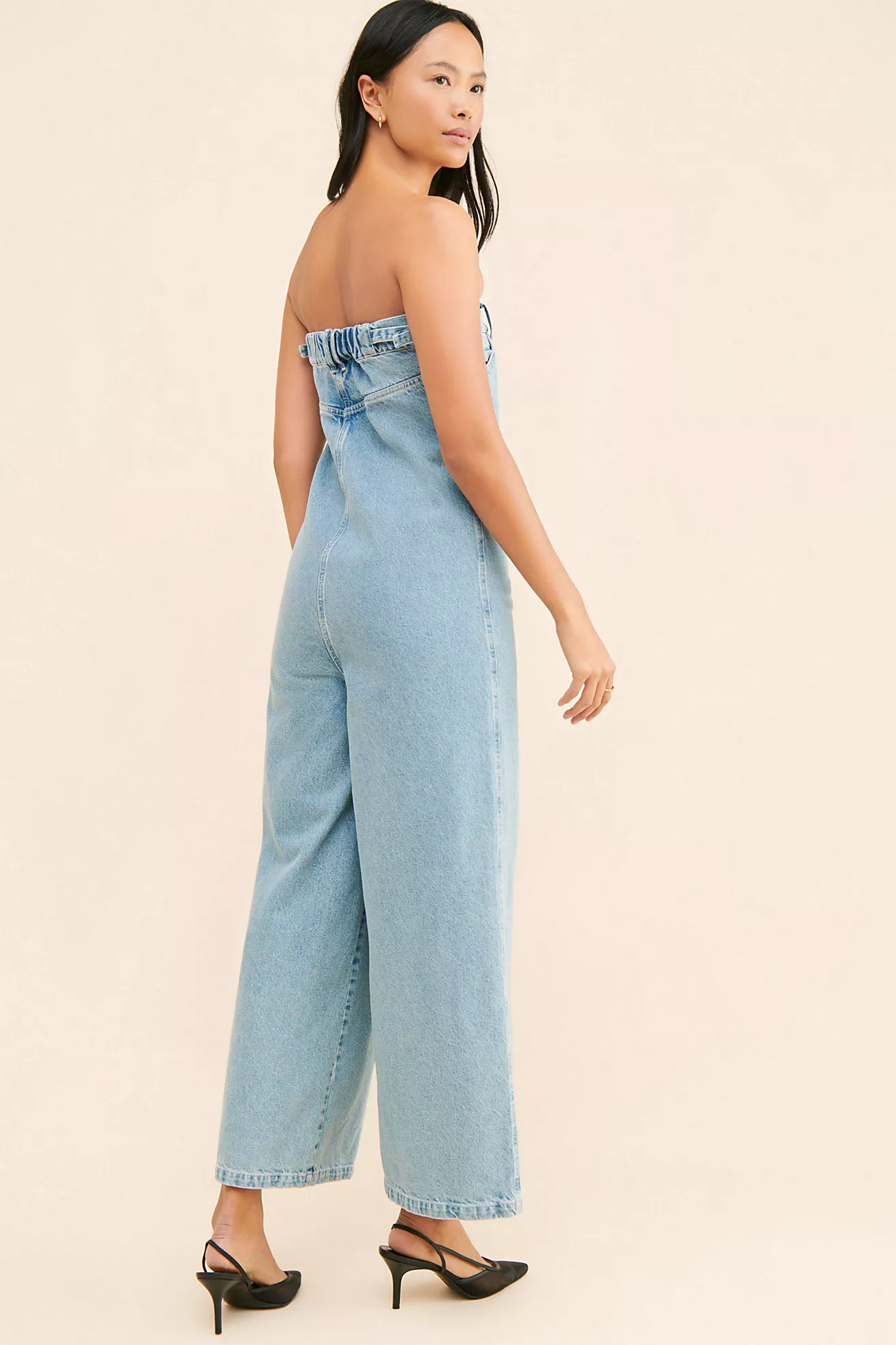 12M People Are Losing It Over This Woman’s Demonstration Of Ridiculous Denim Jumpsuit 12M People Are Losing It Over This Woman’s Demonstration Of Ridiculous Denim Jumpsuit