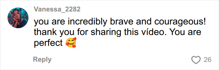 A comment praising Sara Sampaio for showing that perfect Instagram bodies are about angles and lighting. A comment praising Sara Sampaio for showing that perfect Instagram bodies are about angles and lighting.