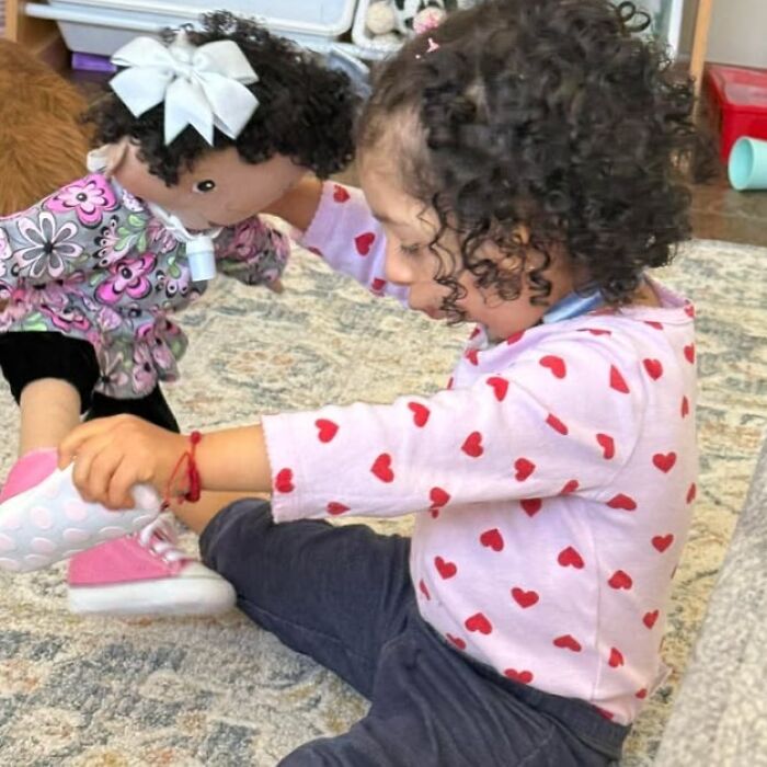 This Woman Continues To Create Custom Dolls That Celebrate Every Child’s Uniqueness (25 New Pics)