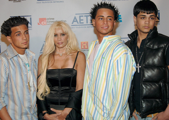 John Gotti’s grandson with family at an event, ordered to donate kidney to his mom or go to prison. John Gotti’s grandson with family at an event, ordered to donate kidney to his mom or go to prison.