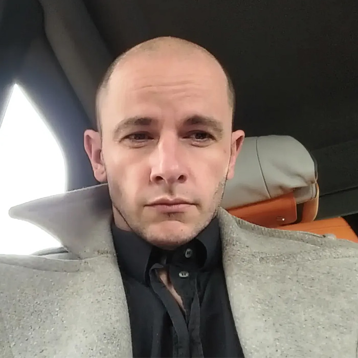 Congressional candidate's serious selfie, karma for attacking beachgoer.