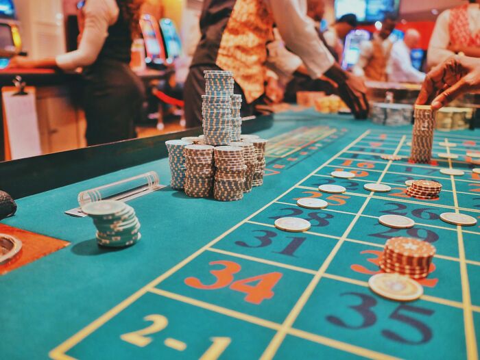 77 Casino Employees And Regulars Reveal The Wildest Things They’ve Witnessed