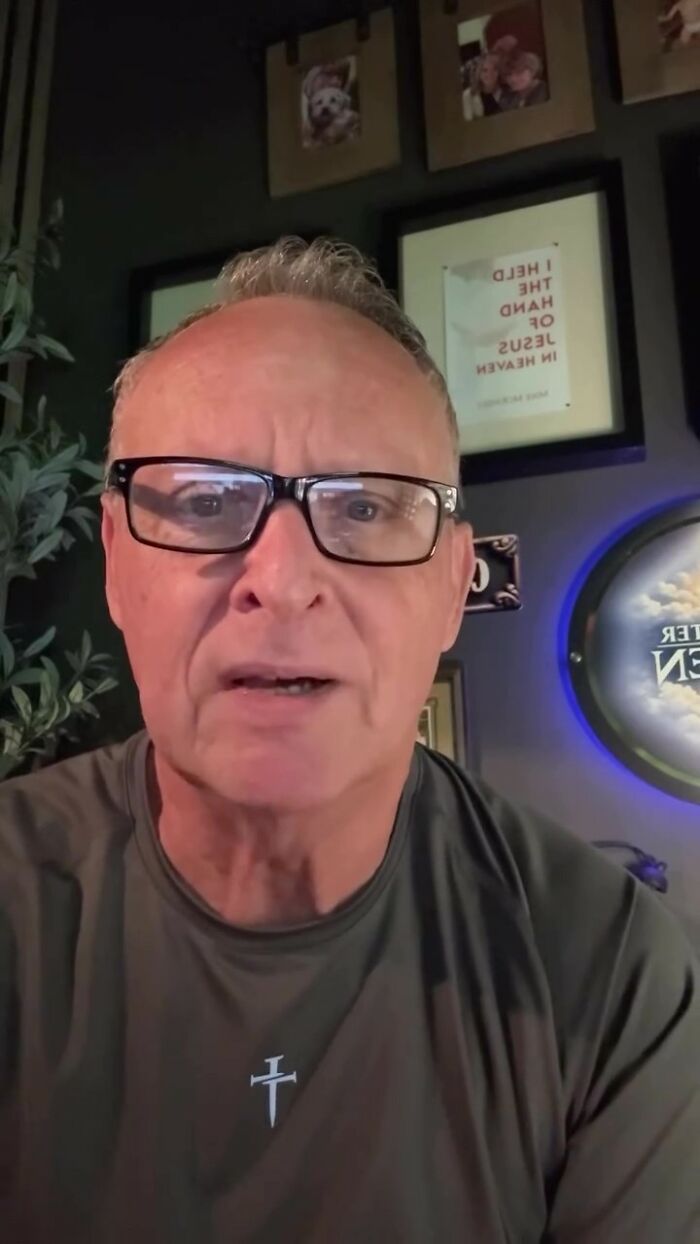 Man in glasses speaks, sharing his detailed description of the afterlife after his heart stopped for 45 minutes. Man in glasses speaks, sharing his detailed description of the afterlife after his heart stopped for 45 minutes.