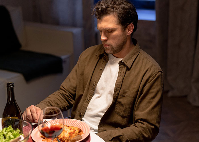 Man Drives 5 Hours To Meet Girlfriend’s Family, Ends Up Staying At A Hotel Alone Man Drives 5 Hours To Meet Girlfriend’s Family, Ends Up Staying At A Hotel Alone
