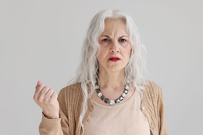Mom Treats Son Like Her Stand-In Husband For Years, His Real Wife Eventually Quits The Role Mom Treats Son Like Her Stand-In Husband For Years, His Real Wife Eventually Quits The Role