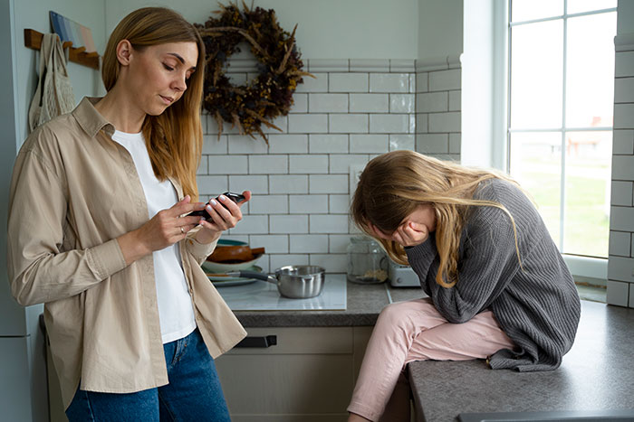 Alcoholic Mom Treats 28YO Daughter Like She's Disposable, Demands Her Liver After Ruining Her Own Alcoholic Mom Treats 28YO Daughter Like She's Disposable, Demands Her Liver After Ruining Her Own