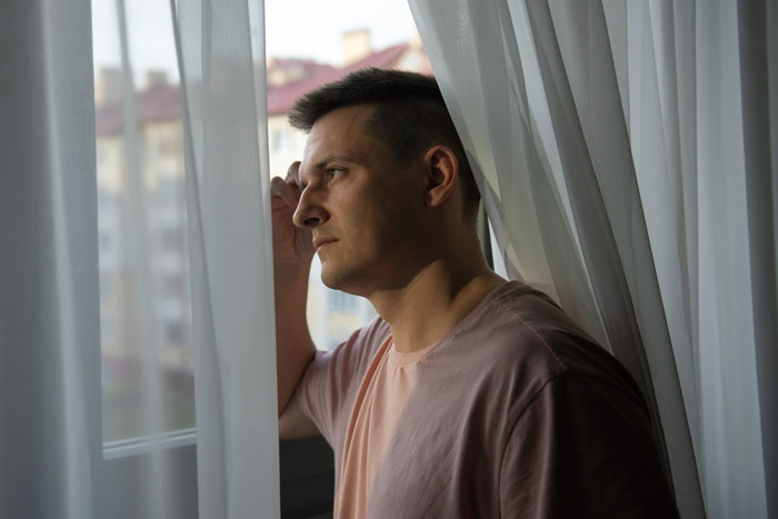 25YO Suspicious Of Neighbors’ Creepy Silent Gatherings, Gets Invited To One In Their Basement 25YO Suspicious Of Neighbors’ Creepy Silent Gatherings, Gets Invited To One In Their Basement