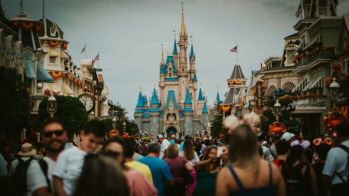 56 Things Only Immature Adults Do And It's Really Annoying