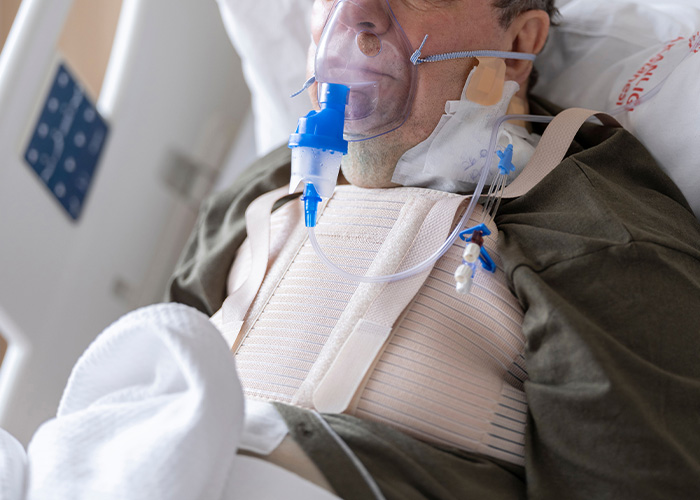 Elderly patient in hospital bed with oxygen mask, a nurse's aide commits horrific crimes for 17 years. Elderly patient in hospital bed with oxygen mask, a nurse's aide commits horrific crimes for 17 years.