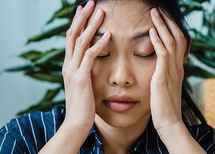 Woman Keeps Treating Friend Like She’s “Contaminated,” And Is Stunned When It Comes Back To Bite Her Woman Keeps Treating Friend Like She’s “Contaminated,” And Is Stunned When It Comes Back To Bite Her