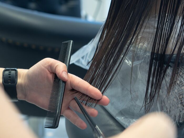 49 Stupid Customers Who Could Be The Reason Shampoo Bottles Have Instructions