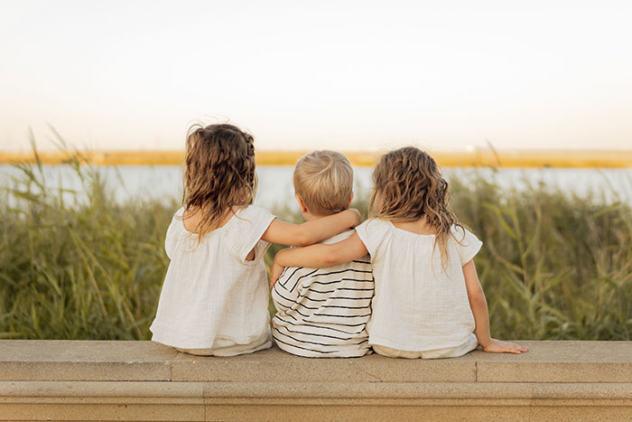 Brother's Jealousy Finally Boils Over During Drinks With His Sister, She Hits Him With A Harsh Truth Brother's Jealousy Finally Boils Over During Drinks With His Sister, She Hits Him With A Harsh Truth