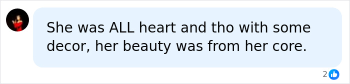 Screenshot of a comment praising Dolly Parton's inner beauty, regardless of her real hair or iconic wigs. Screenshot of a comment praising Dolly Parton's inner beauty, regardless of her real hair or iconic wigs.