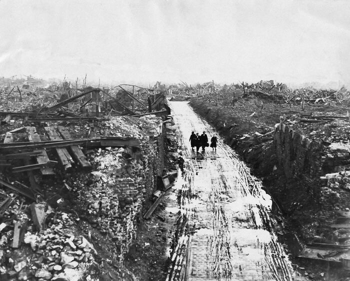 46 Unsolved Mysteries From WWII To Send You Down The Rabbit Hole