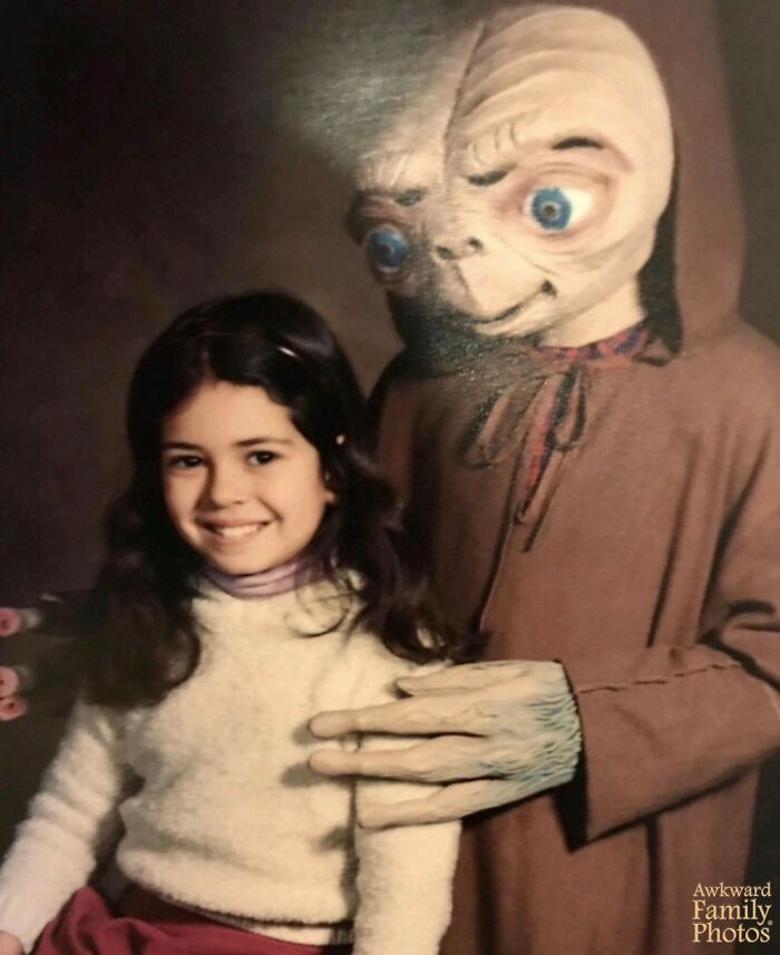 31 Childhood Photos That Prove Old-School Mascots Were Absolutely Terrifying