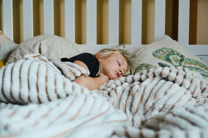 56 Bizarre Things Guests Found In Other People’s Homes That They Could Never Unsee