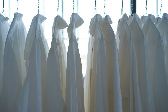 56 Bizarre Things Guests Found In Other People’s Homes That They Could Never Unsee