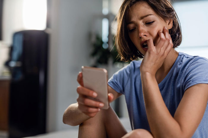 Woman Watches In Horror As Sis Kisses Her Fiancé, Who Turns Out To Be The Secret Guy She Dated In UK Woman Watches In Horror As Sis Kisses Her Fiancé, Who Turns Out To Be The Secret Guy She Dated In UK