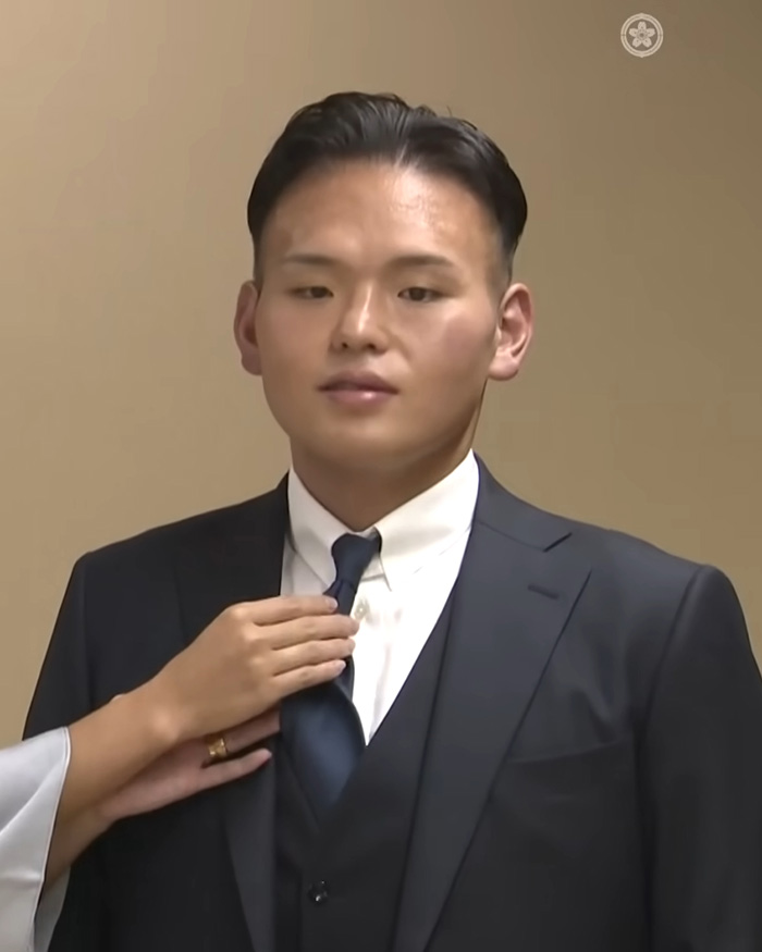Sumo Wrestling Champion Stuns With Weight Loss Transformation After Retirement: "Freakishly Disciplined" Sumo Wrestling Champion Stuns With Weight Loss Transformation After Retirement: "Freakishly Disciplined"