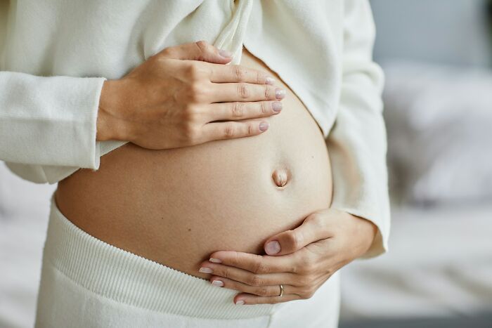 Surrogate Gives Birth To Twins With Different Biological Parents, Sending Case To Australian Court