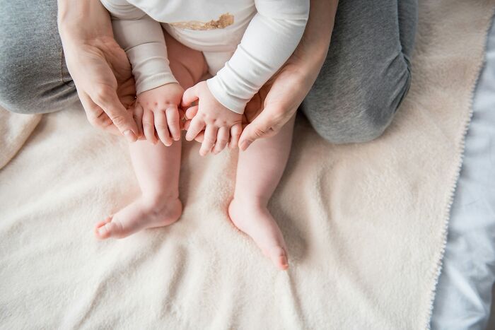 Surrogate Gives Birth To Twins With Different Biological Parents, Sending Case To Australian Court